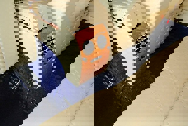 Used 2009 Bentley Azure image 26