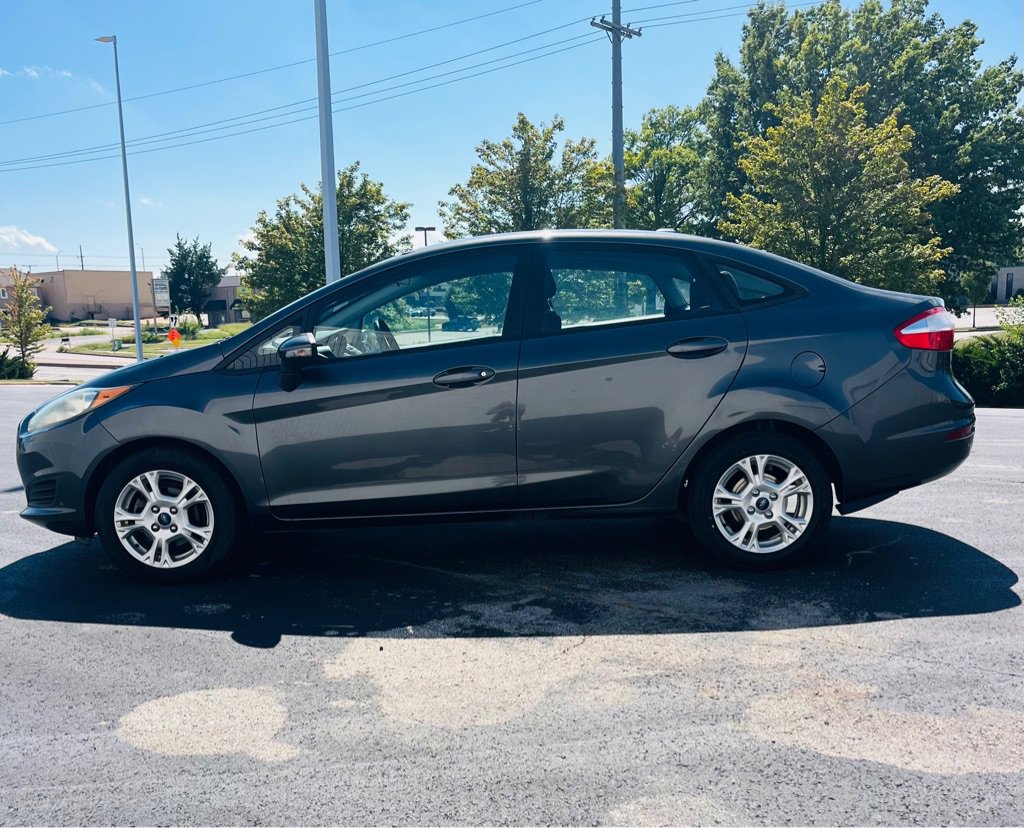 Used 2016 Ford Fiesta SE image 5