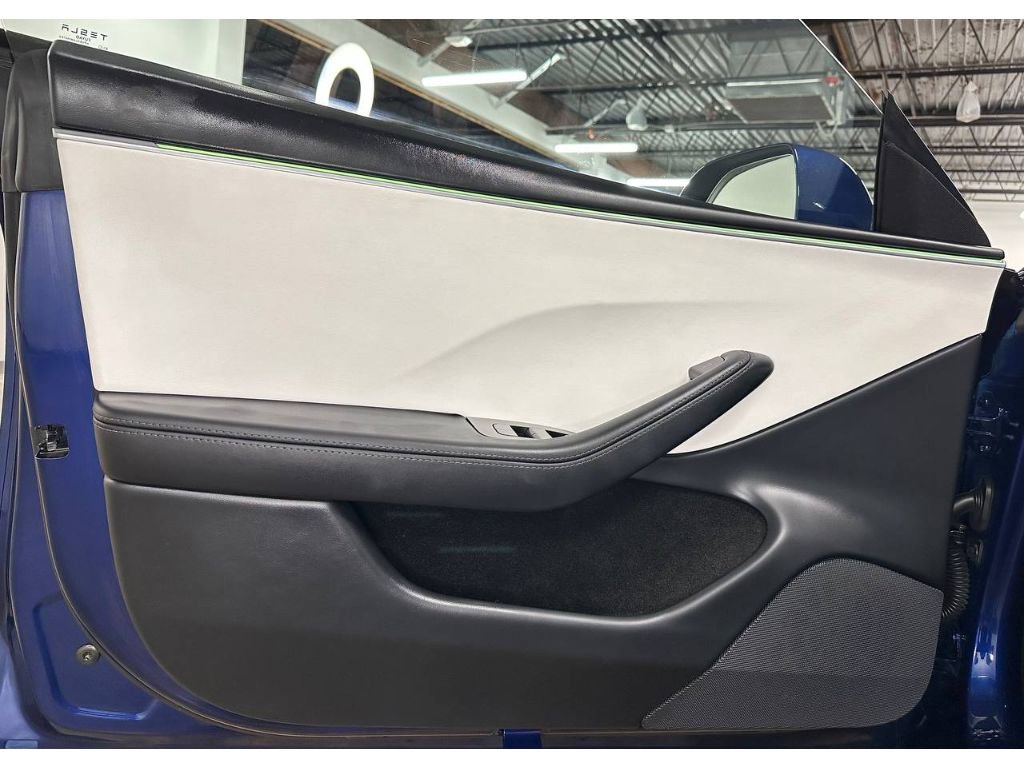 Used 2025 Tesla Model 3 Long Range RWD image 18