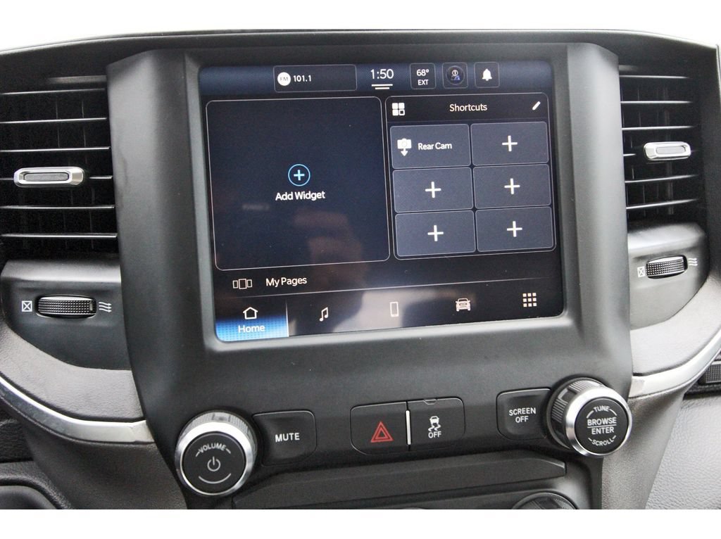 Used 2024 RAM 3500 Big Horn AWD/4WD image 32