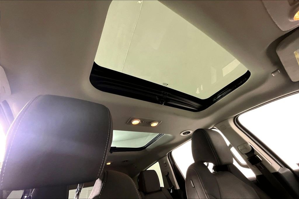 Used 2017 Chevrolet Traverse LT image 22