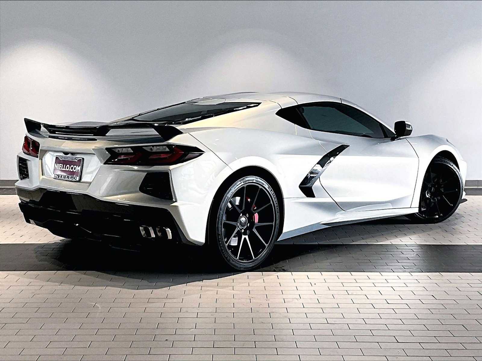 Used 2021 Chevrolet Corvette Stingray Coupe w/ 1LT image 10