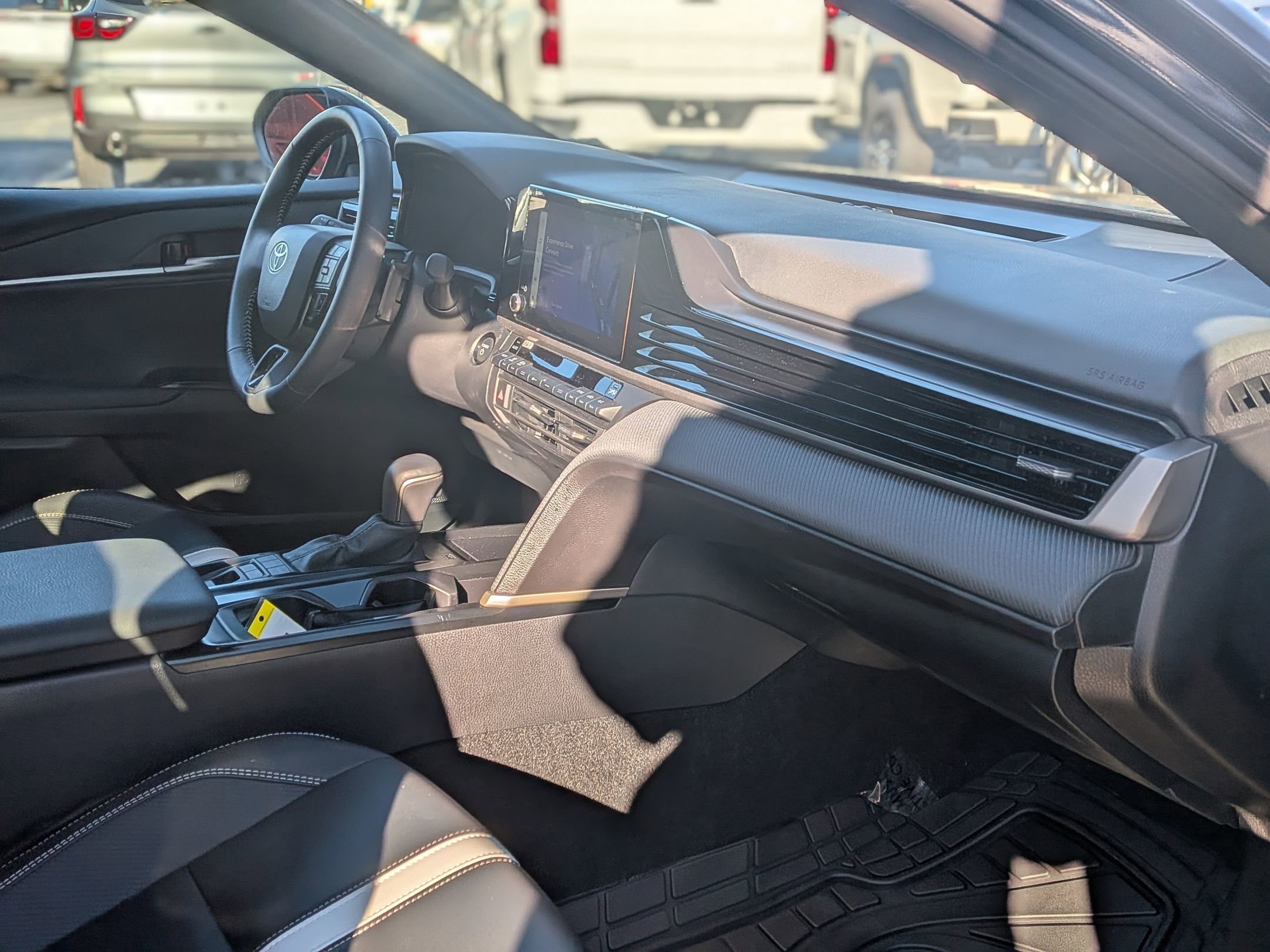 Used 2025 Toyota Camry SE image 22