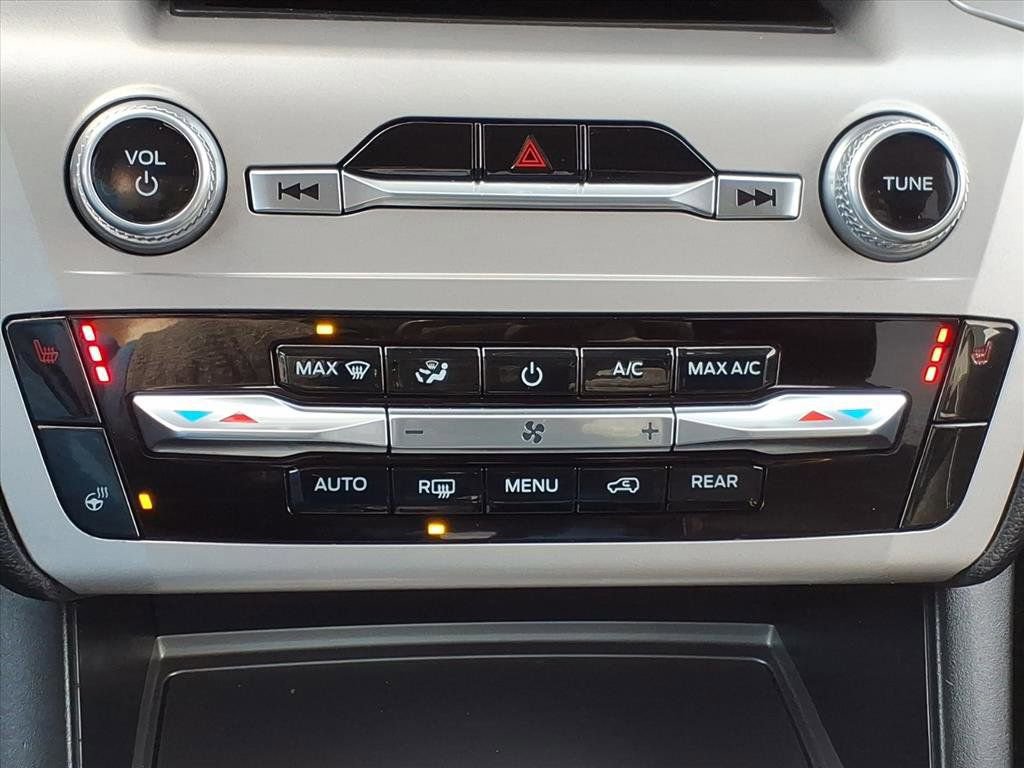 Used 2023 Ford Explorer XLT w/ Equipment Group 202A image 15