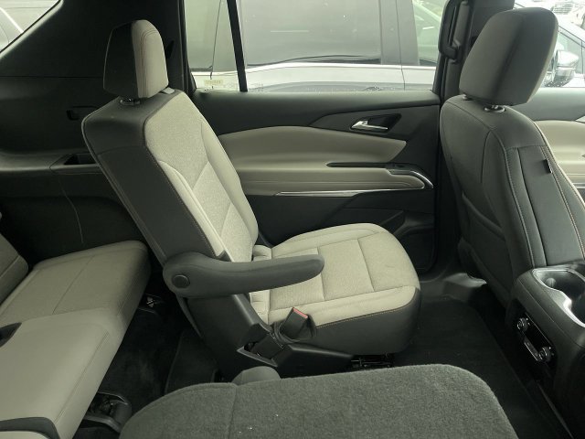 Used 2026 Chevrolet Traverse LT w/ Driver Confidence Package FWD image 10