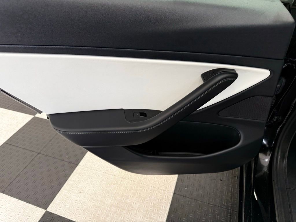 Used 2020 Tesla Model 3 Performance image 17