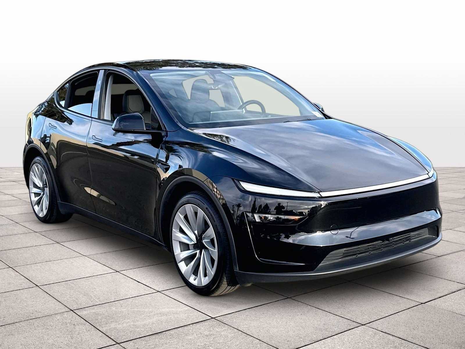 Used 2026 Tesla Model Y AWD image 2