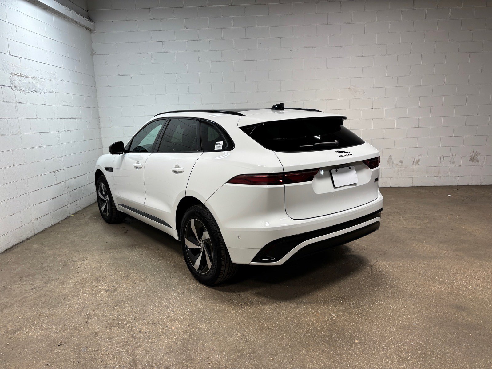 New 2026 Jaguar F-PACE R-Dynamic S AWD/4WD image 9