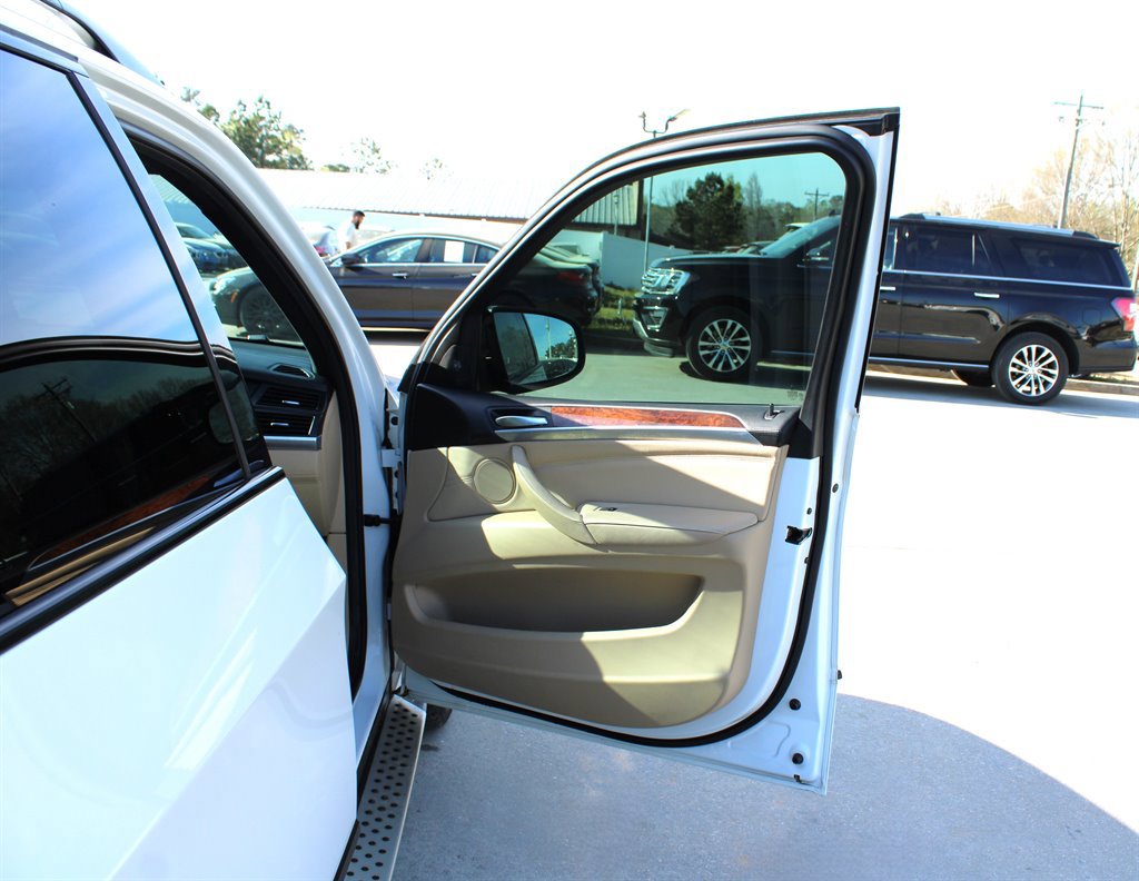 Used 2012 BMW X5 xDrive35d image 33
