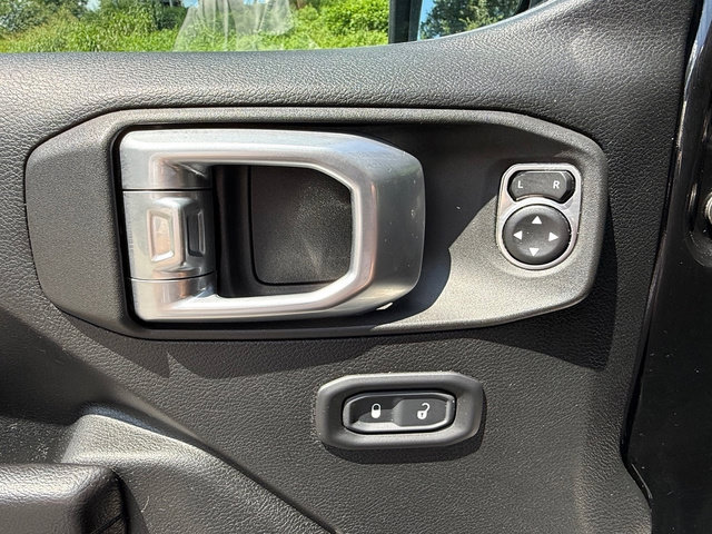 Used 2021 Jeep Gladiator Sport AWD/4WD image 13
