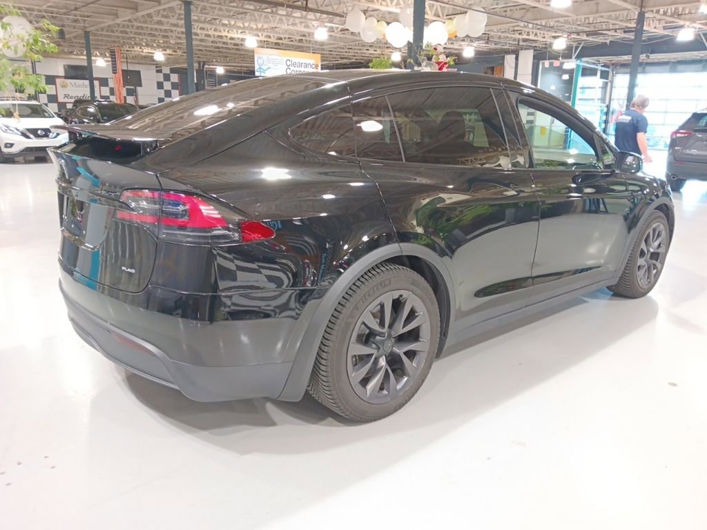 Used 2022 Tesla Model X Plaid image 6