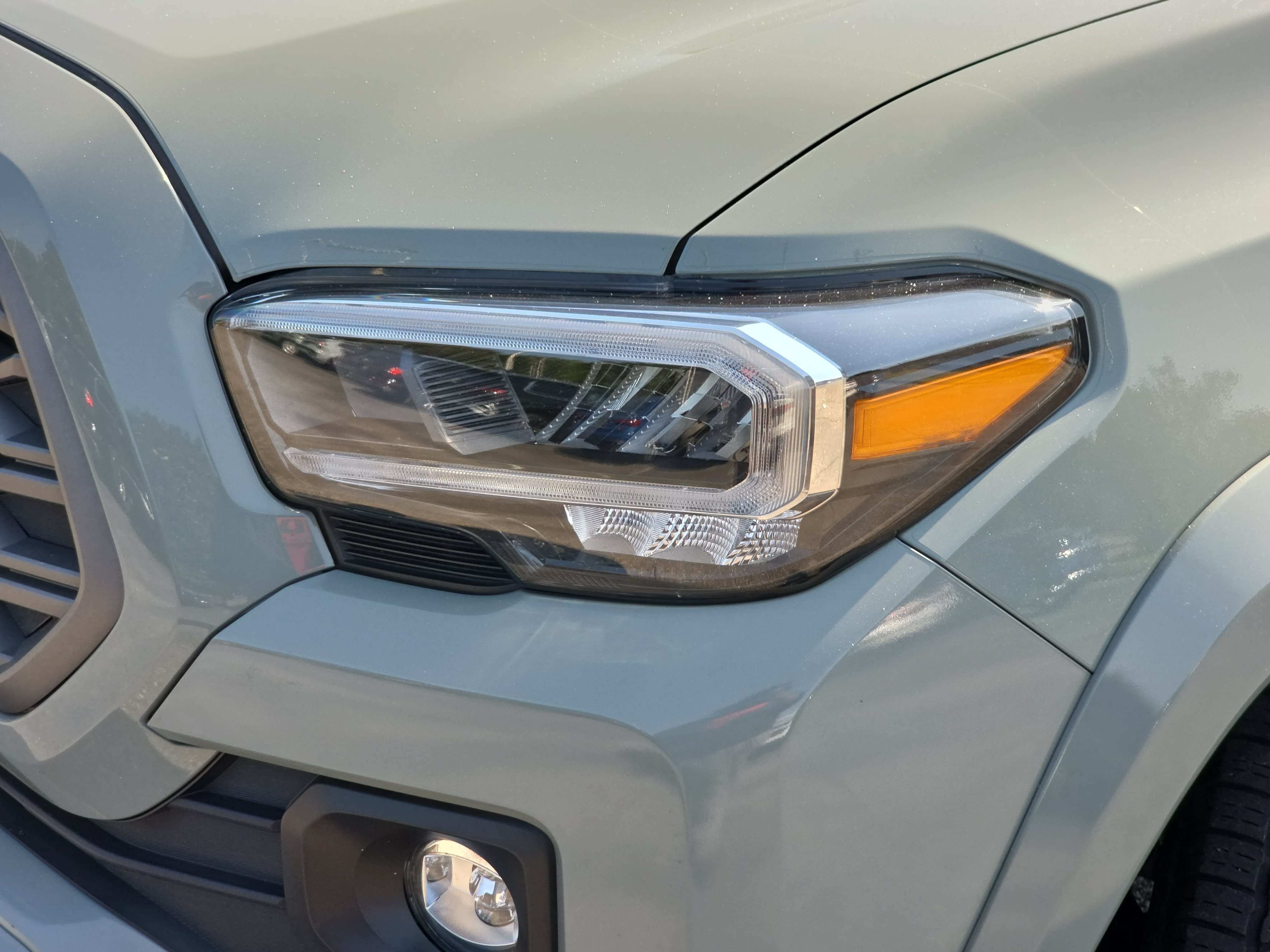 Used 2023 Toyota Tacoma TRD Sport w/ TRD Premium Sport Package AWD/4WD image 33