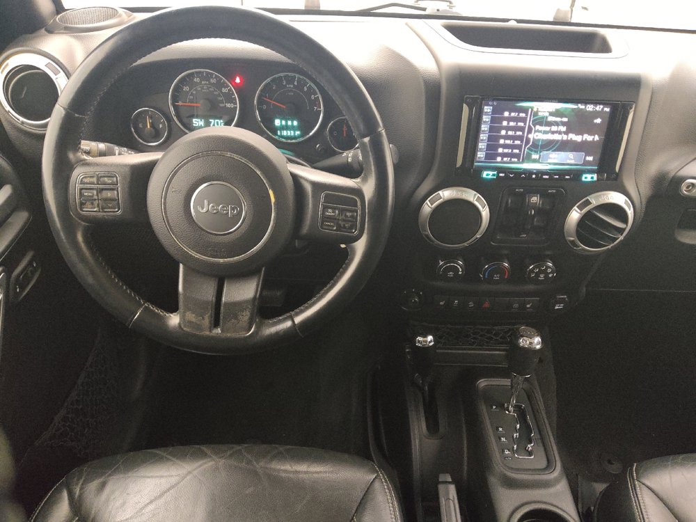 Used 2015 Jeep Wrangler Unlimited Sahara w/ Connectivity Group AWD/4WD image 22