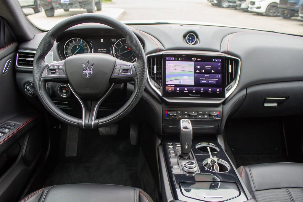 Used 2024 Maserati Ghibli Modena Q4 AWD/4WD image 13
