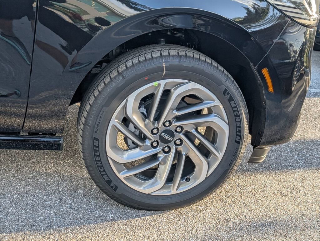 New 2026 Lincoln Navigator L Reserve AWD/4WD image 9