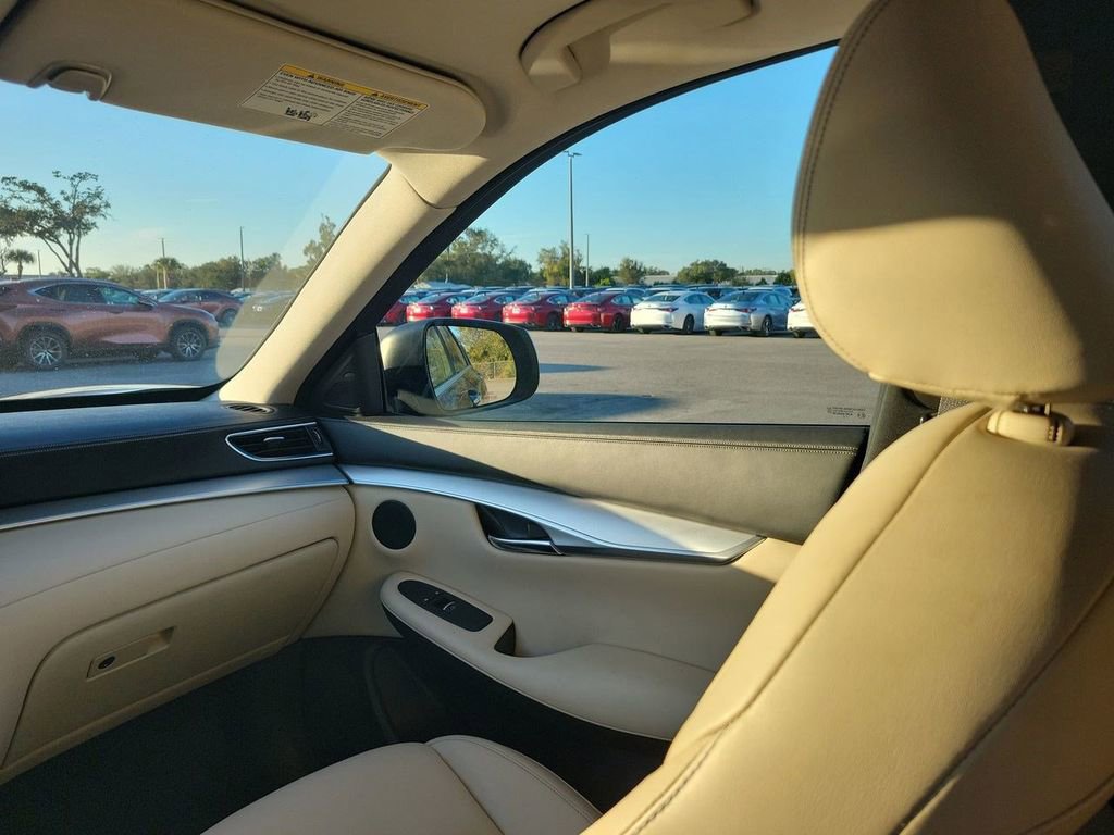 Used 2019 INFINITI QX50 Luxe w/ Navigation Package image 3