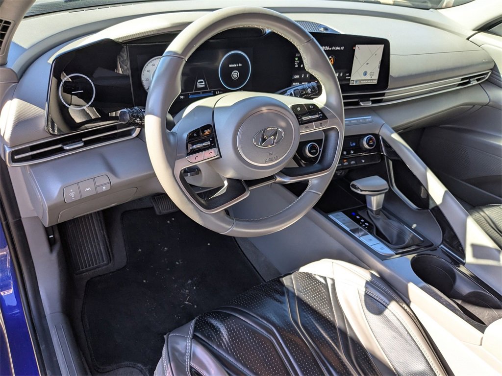 Used 2023 Hyundai Elantra SEL w/ Convenience Package image 10