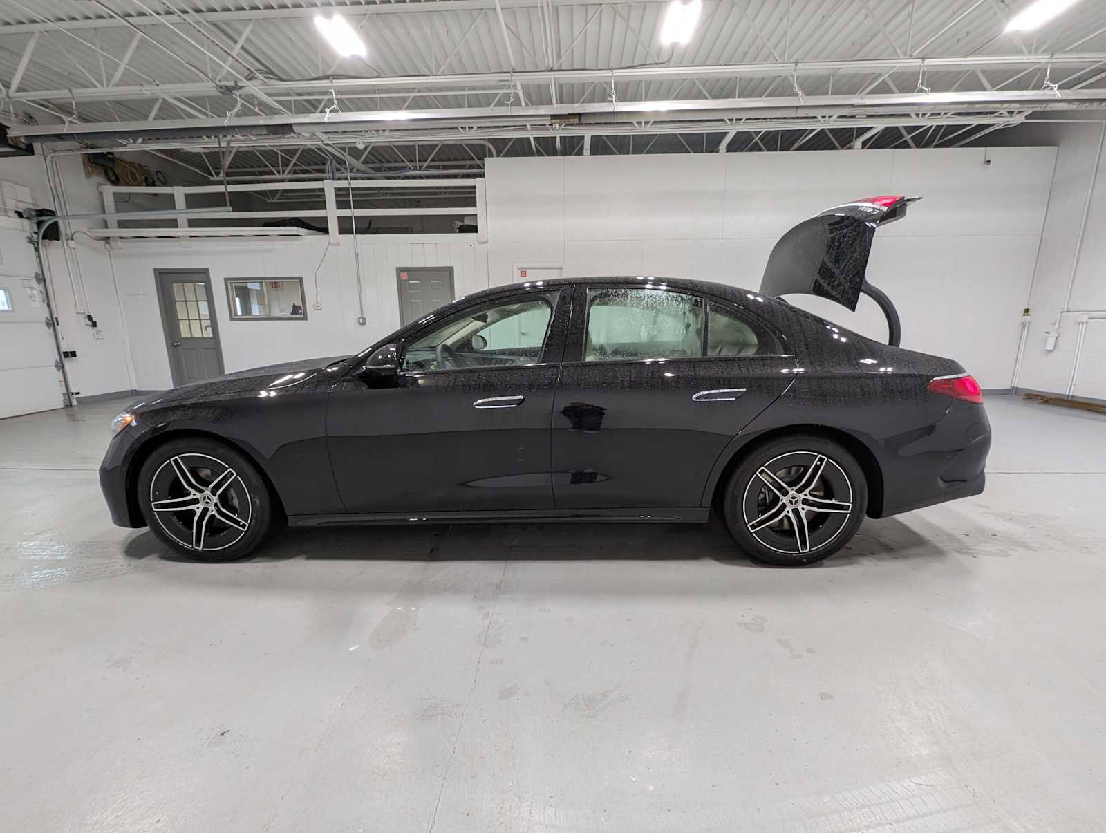 New 2026 Mercedes-Benz E 450 4MATIC Sedan image 12