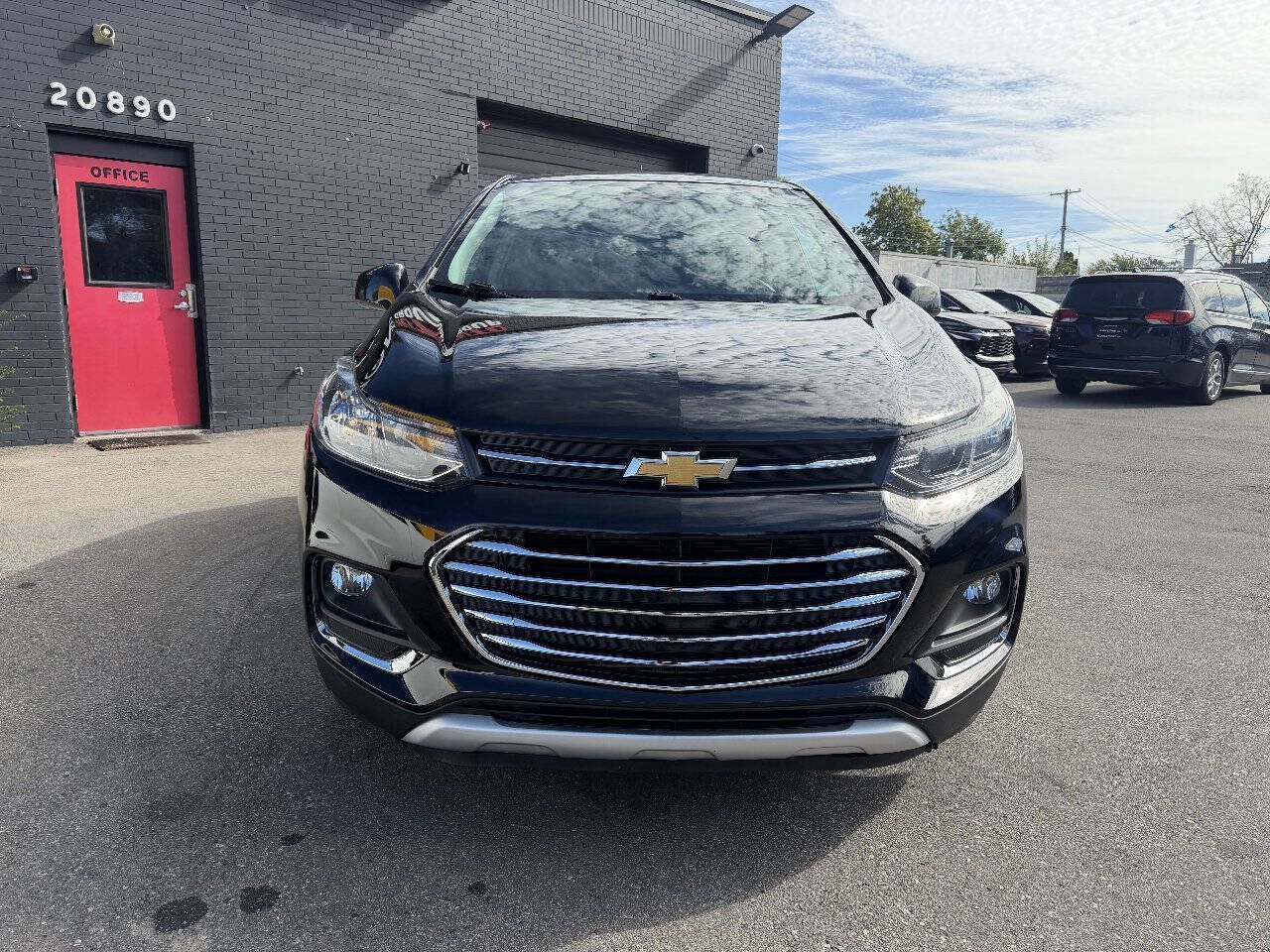 Used 2020 Chevrolet Trax LS FWD image 2