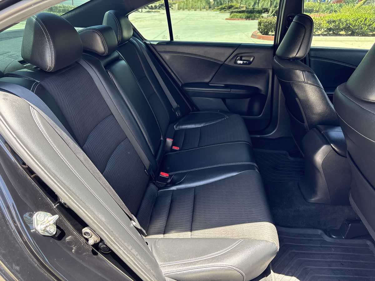 Used 2017 Honda Accord Sport image 13