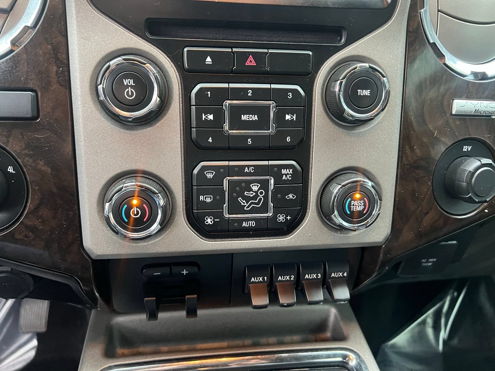 Used 2014 Ford F250 Platinum AWD/4WD image 32