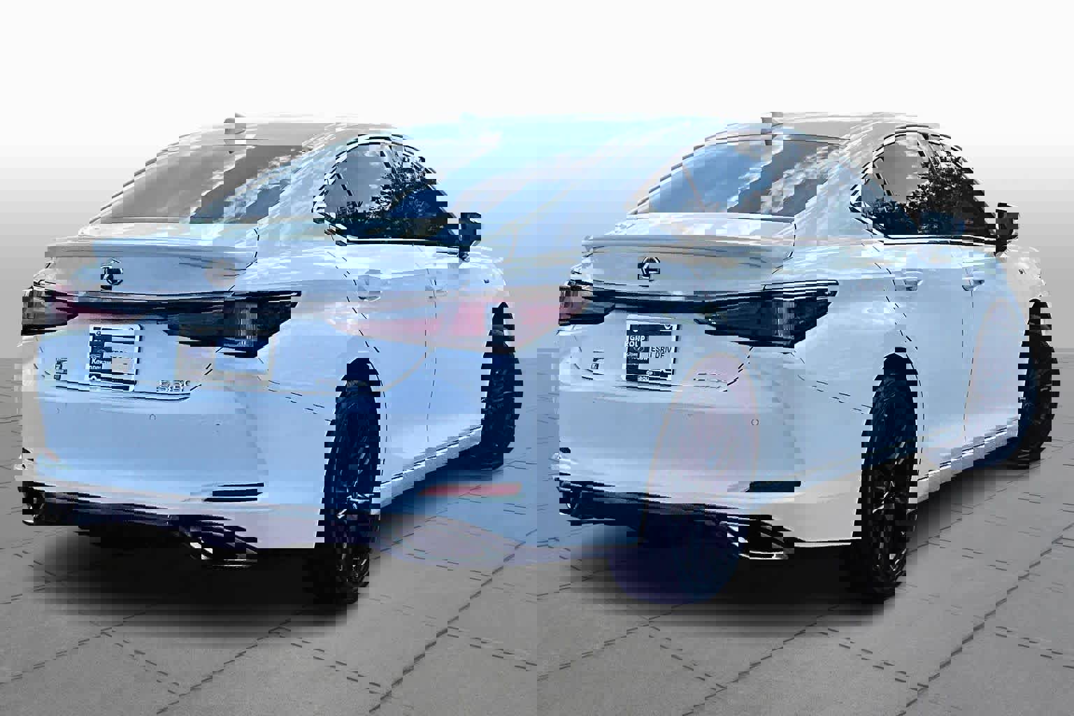 Used 2023 Lexus ES 350 F Sport w/ Accessory Package (Z2) image 13