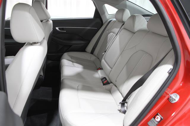 Used 2020 Hyundai Sonata SEL w/ Premium + Sunroof Package FWD image 18