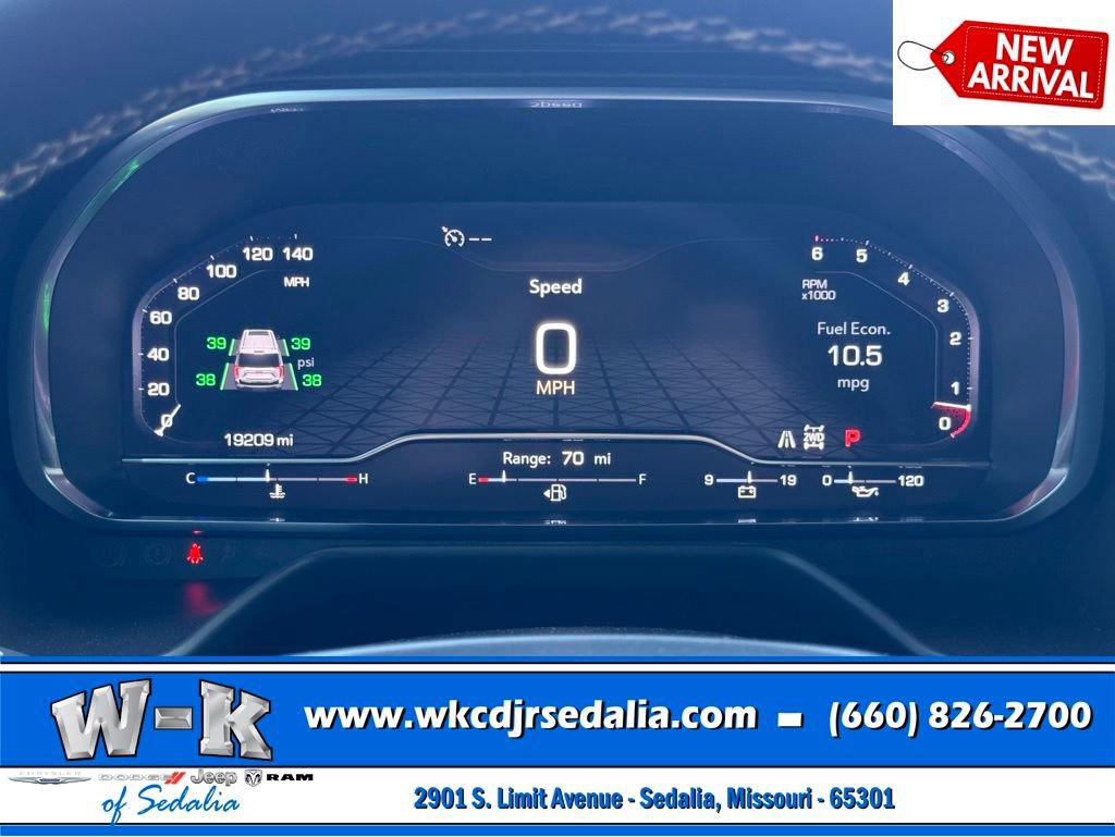Used 2024 GMC Yukon AT4 AWD/4WD image 17
