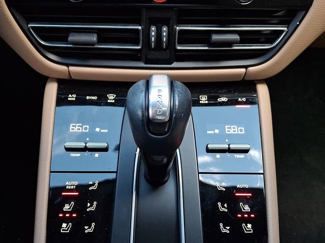 Certified 2023 Porsche Macan Turbo image 20