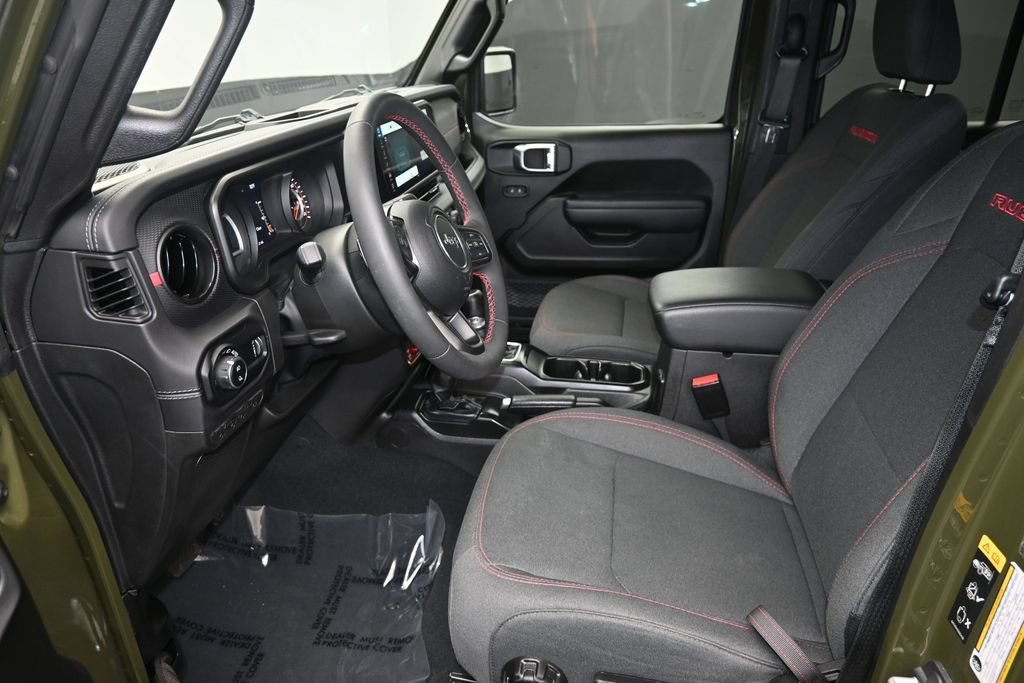 Used 2024 Jeep Gladiator Rubicon w/ Convenience Group AWD/4WD image 10