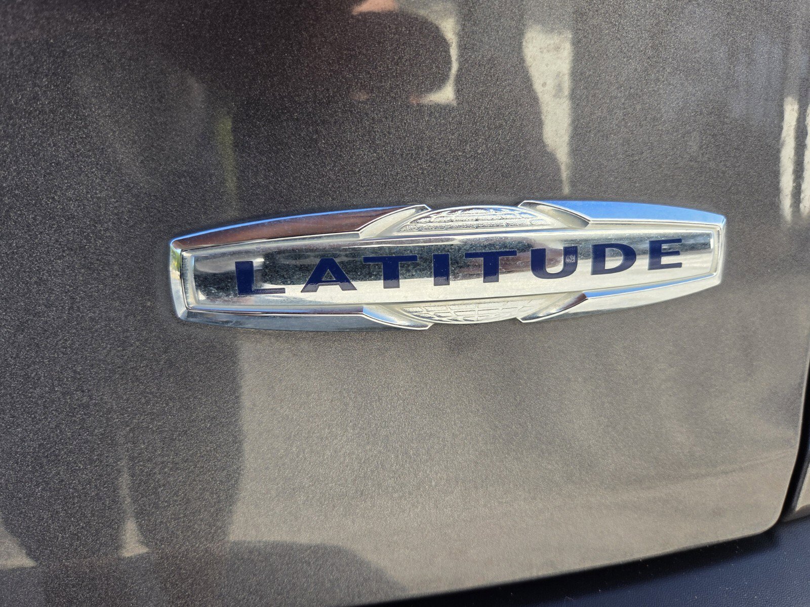 Used 2018 Jeep Cherokee Latitude Plus w/ Comfort/Convenience Group FWD image 14