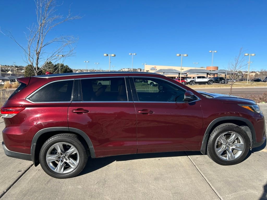 Used 2017 Toyota Highlander Limited image 12
