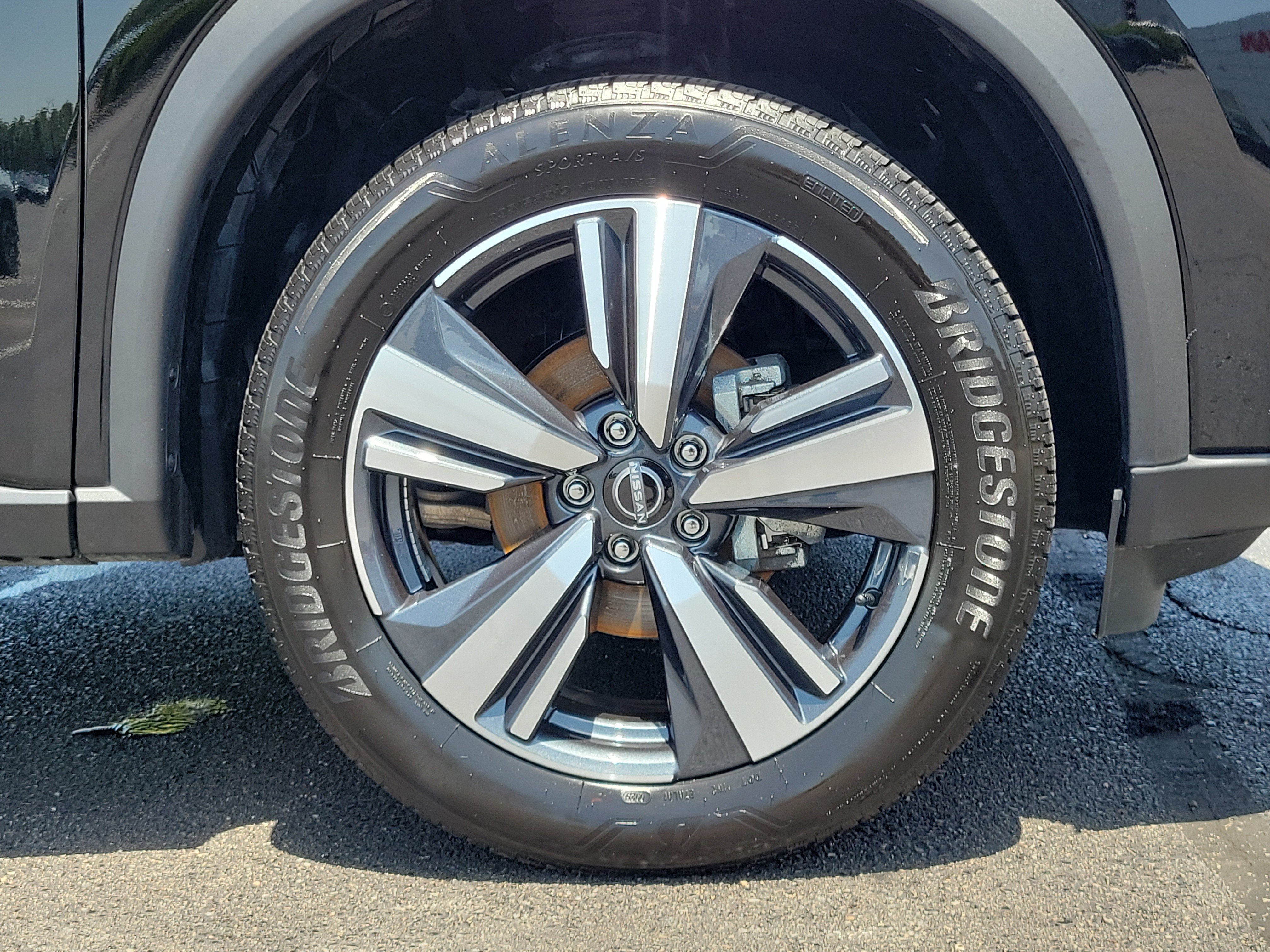 Certified 2026 Nissan Rogue SL AWD/4WD image 5