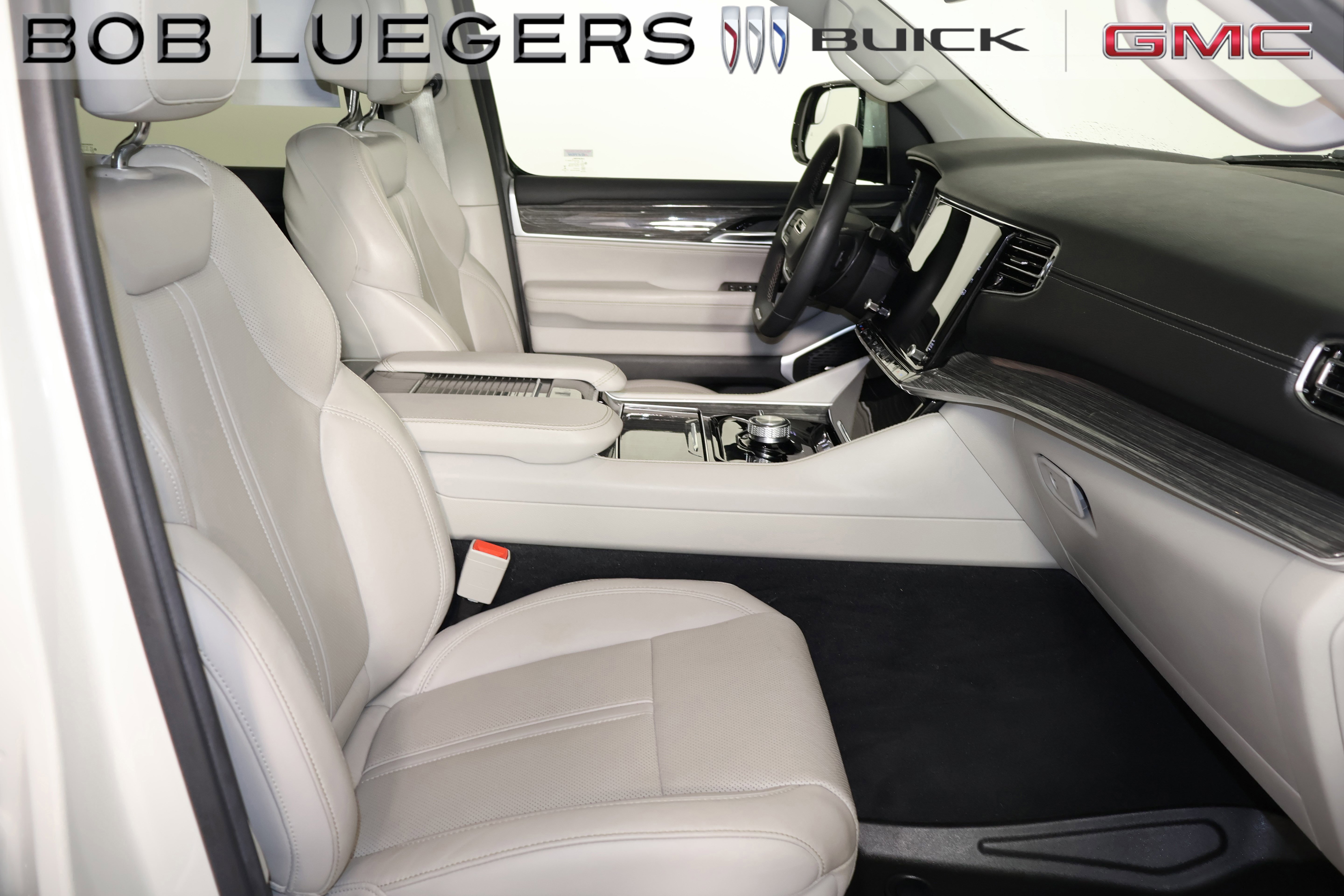 Used 2022 Jeep Wagoneer Series II w/ Premium Group I AWD/4WD image 18