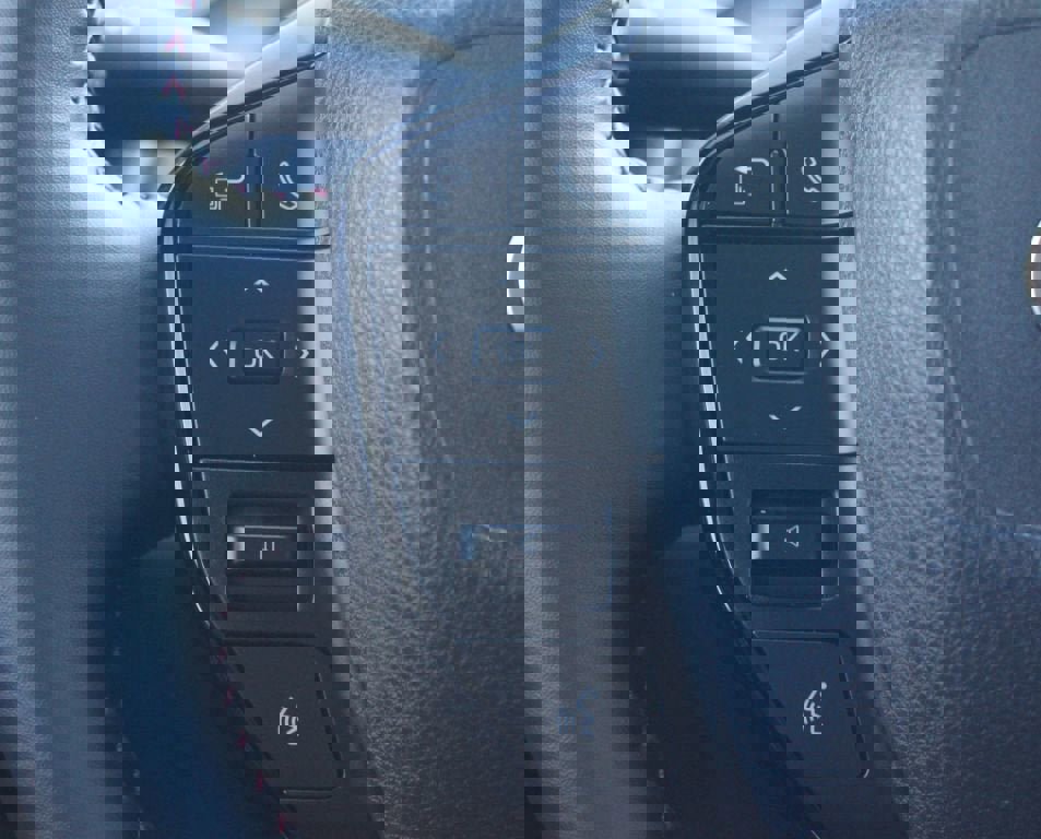 Used 2025 Toyota Prius Plug-In Hybrid image 9