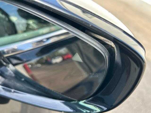 Used 2024 Chrysler Pacifica Limited FWD image 57