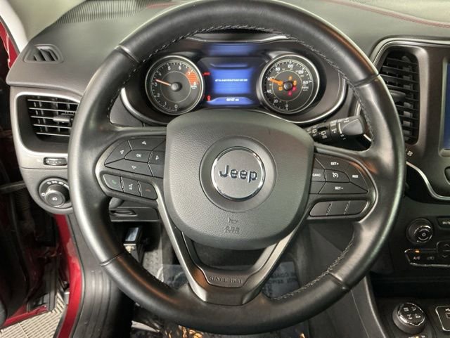 Used 2019 Jeep Cherokee Trailhawk AWD/4WD image 16