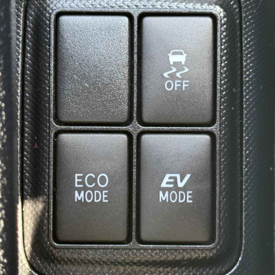 Used 2016 Toyota Prius C Two FWD image 15