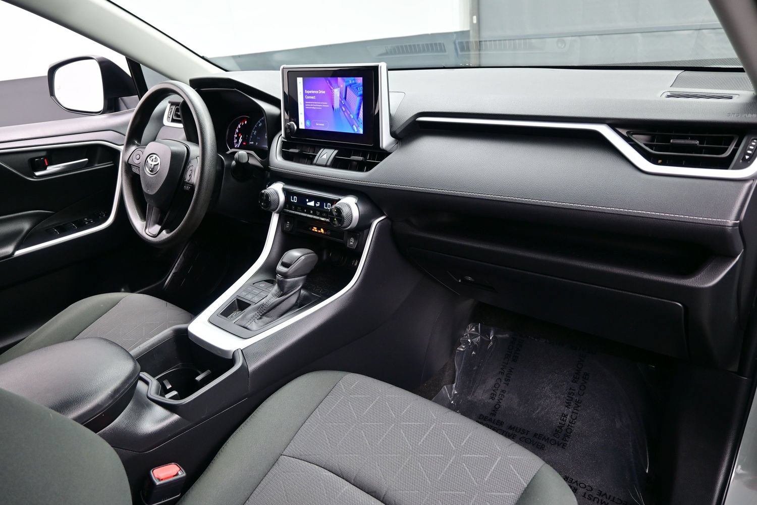 Used 2023 Toyota RAV4 XLE AWD/4WD image 15