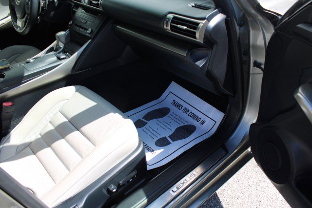 Used 2015 Lexus IS 250 w/ F-Sport Package RWD image 19