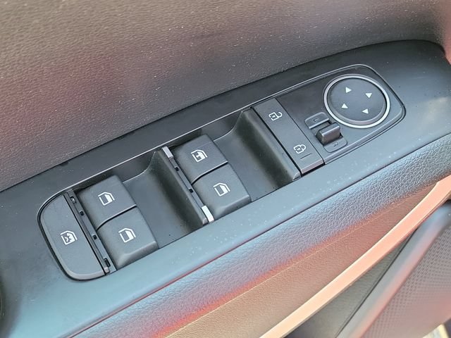 Used 2024 Kia Soul LX w/ Option Group 015 FWD image 19