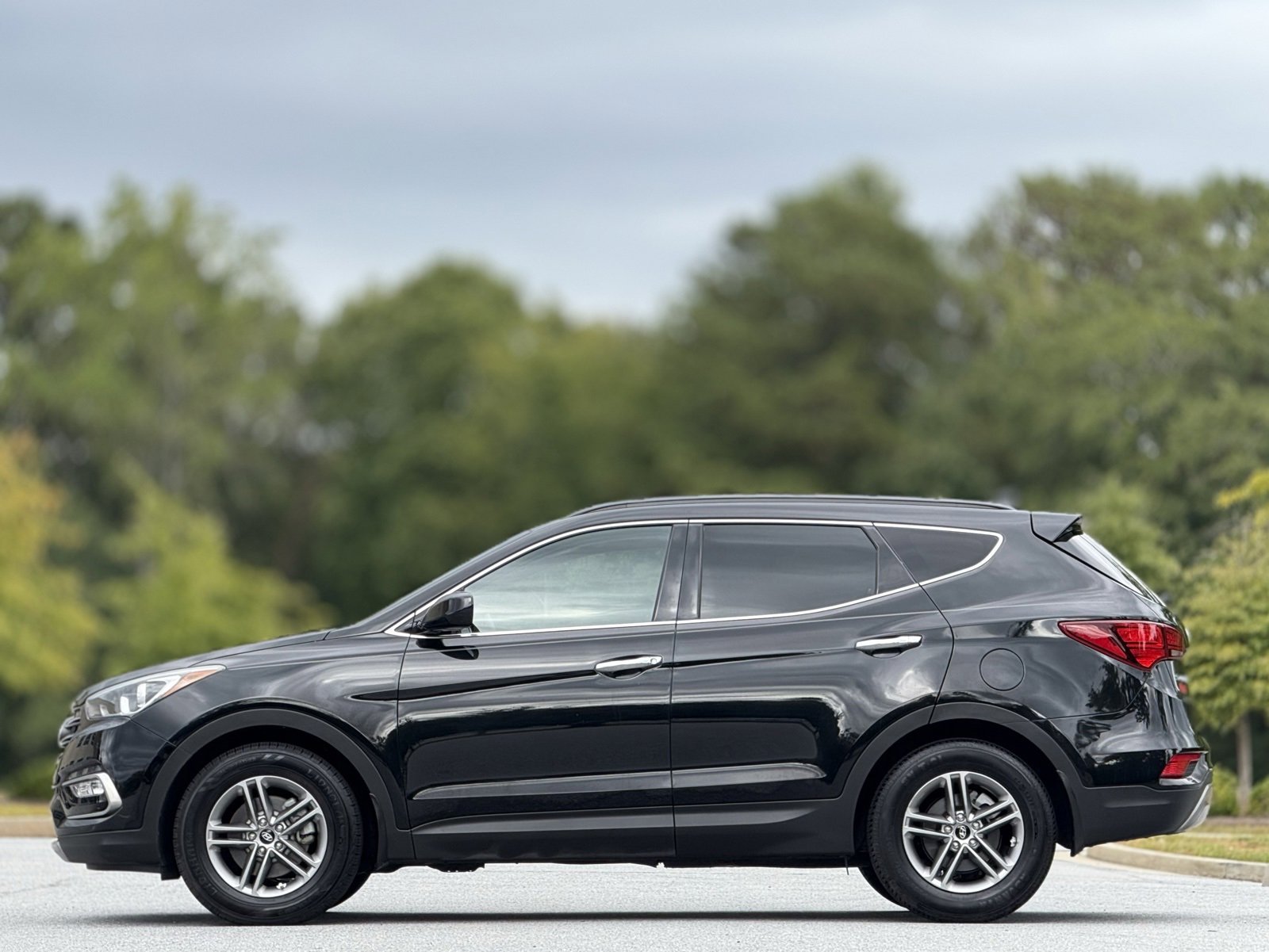 Used 2017 Hyundai Santa Fe Sport image 8