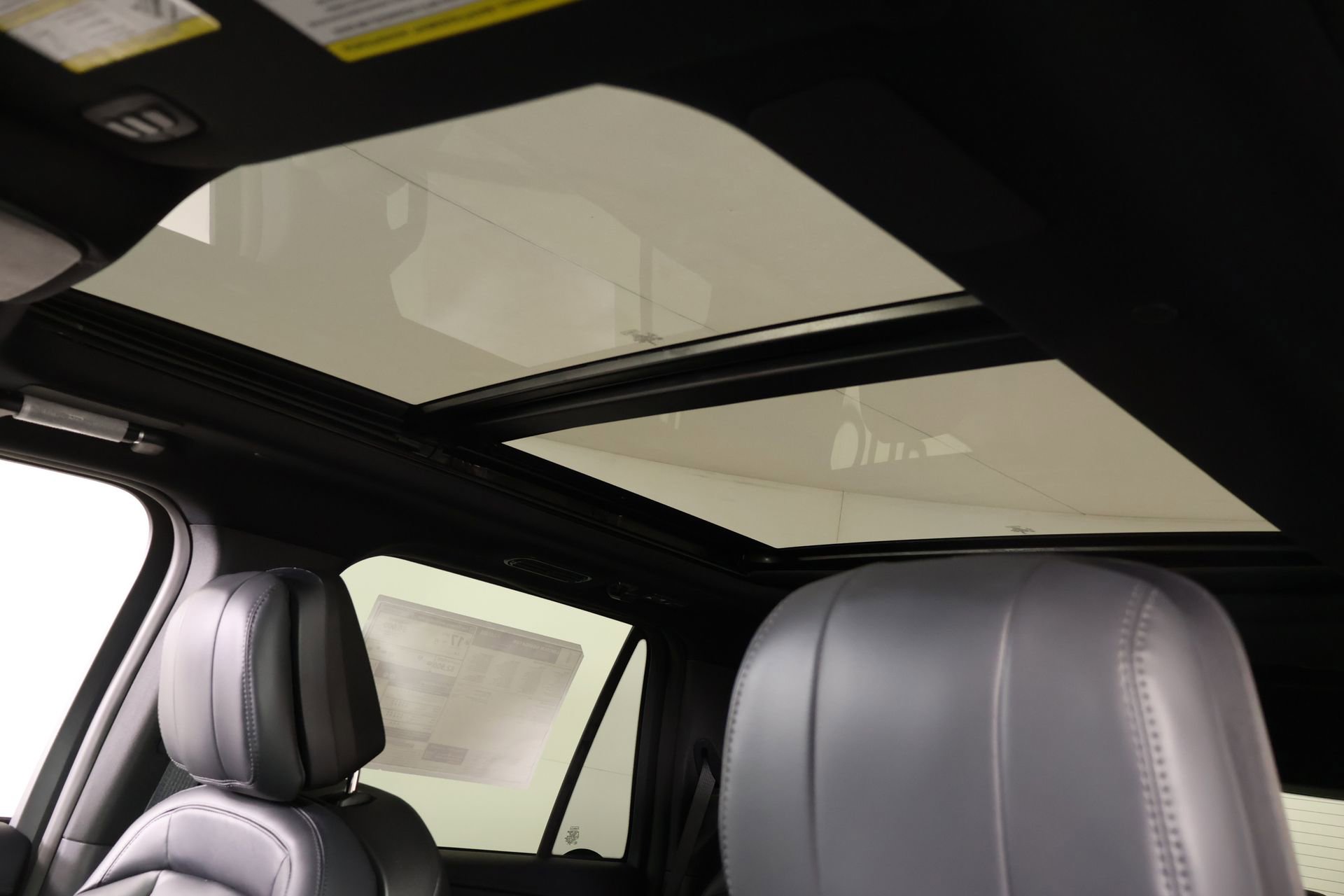 New 2026 Lincoln Navigator Reserve w/ Jet Appearance Package image 16