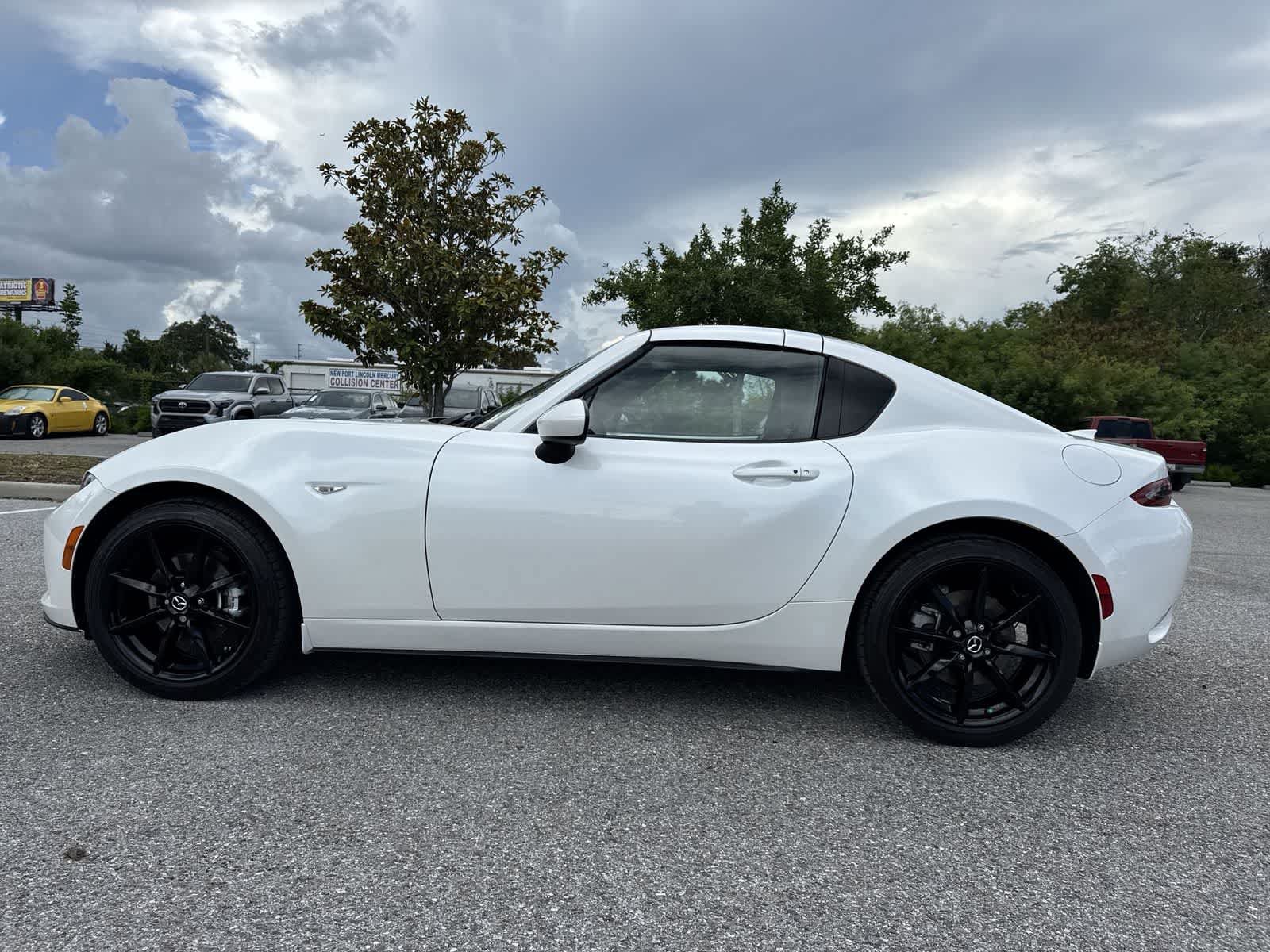 Used 2022 MAZDA MX-5 Miata RF Grand Touring RWD image 11