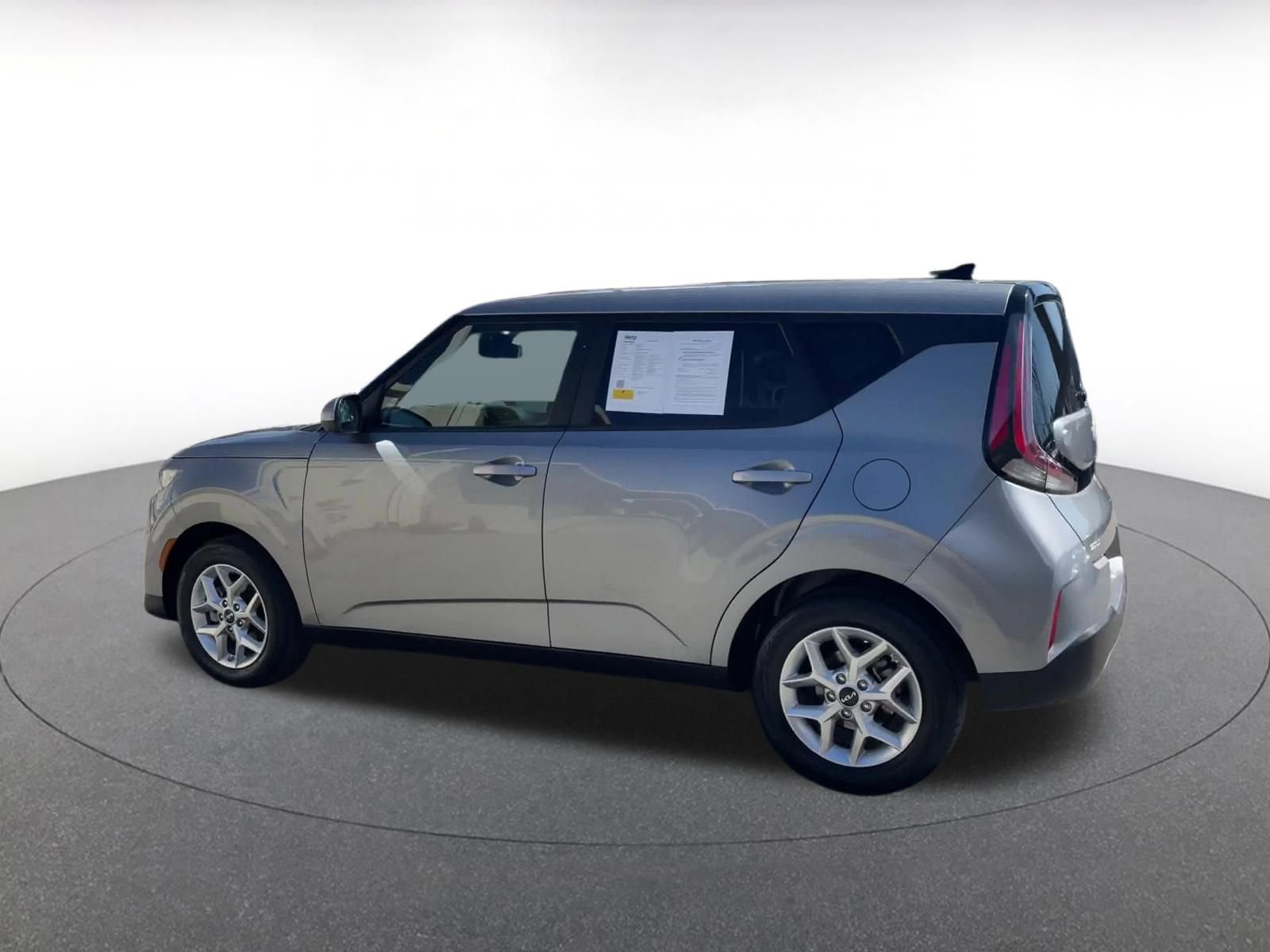Used 2025 Kia Soul LX w/ LX Technology Package image 10