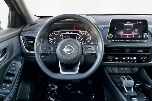 Used 2023 Nissan Rogue SV image 8