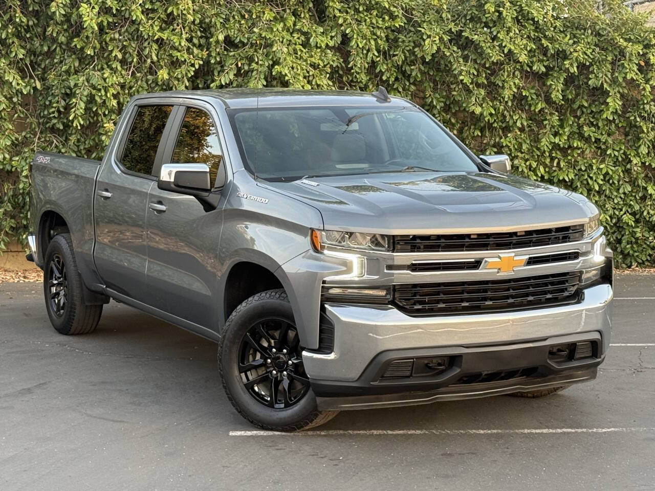 Used 2021 Chevrolet Silverado 1500 LT AWD/4WD image 1
