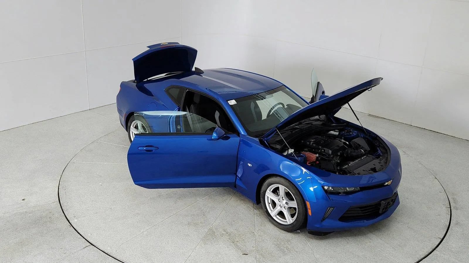 Used 2017 Chevrolet Camaro LT w/ Technology Package RWD image 15