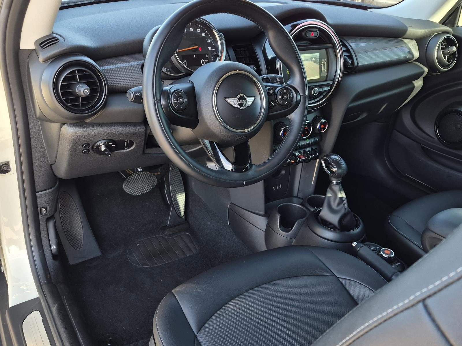 Used 2018 MINI Cooper 2-Door Hardtop FWD image 16
