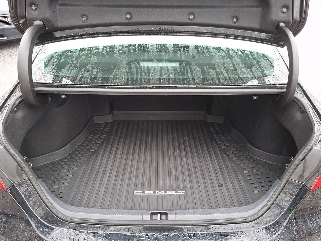 Used 2022 Toyota Camry LE image 28